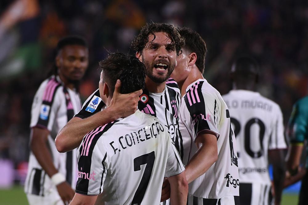 特里：我肯定同意萨拉赫的说法，他已经成为利物浦的替罪羊