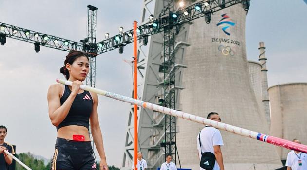 一己之力抹平分差！奎因第三节6中6狂轰21分5助攻